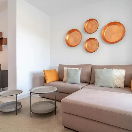 Amazing In With 3 Bedrooms, Wifi And Outdoor Swimming Pool Apartman Estepona