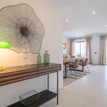 Amazing In With 3 Bedrooms, Wifi And Outdoor Swimming Pool Apartman *