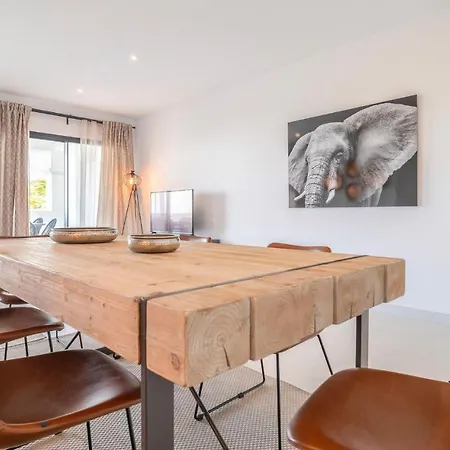 Apartman Amazing In With 3 Bedrooms, Wifi And Outdoor Swimming Pool Estepona