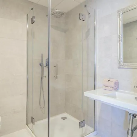 Amazing In With 3 Bedrooms, Wifi And Outdoor Swimming Pool Estepona